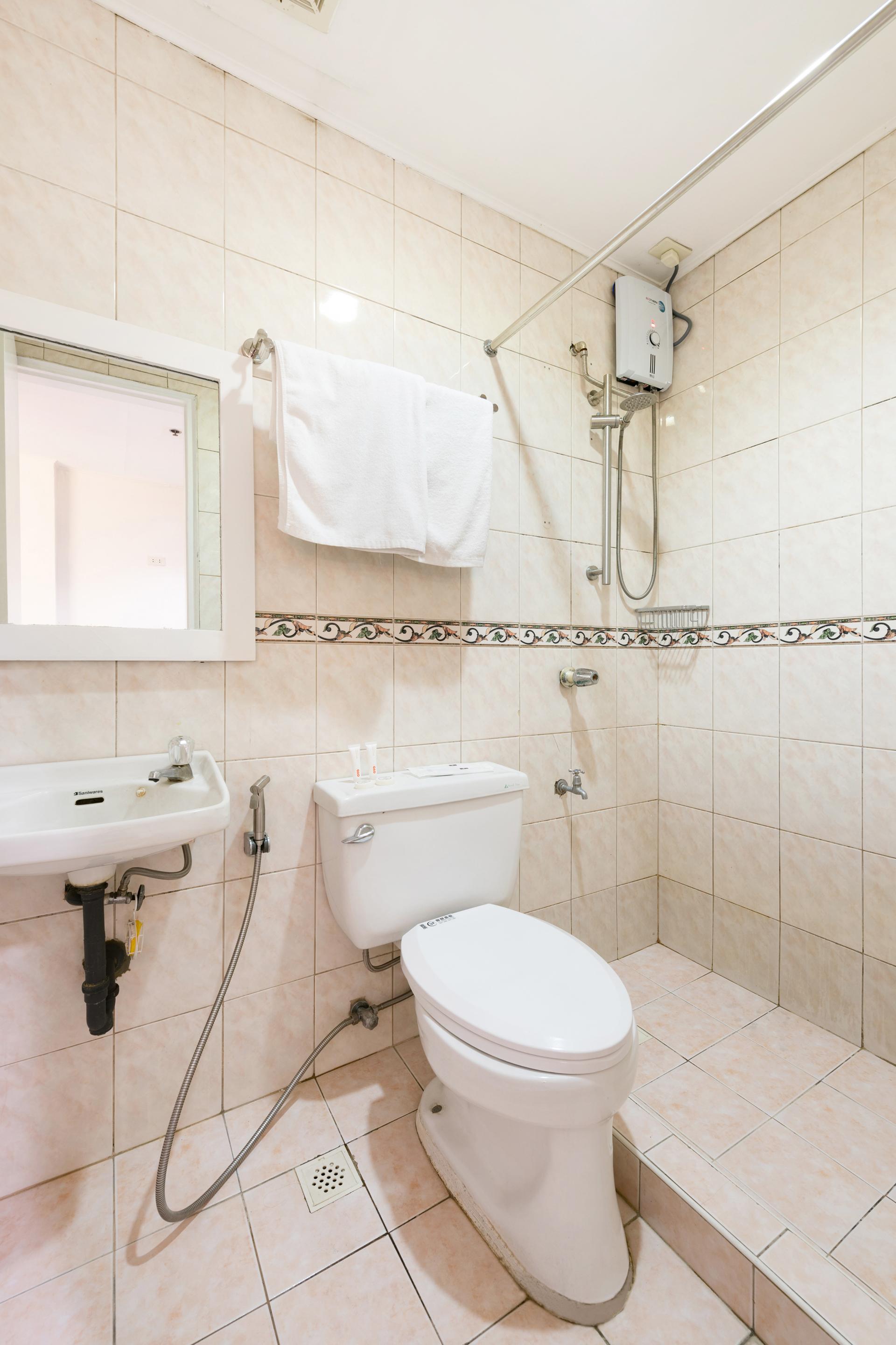 Готель Oyo 115 Northridge Mansions Кесон-Сіті Екстер'єр фото