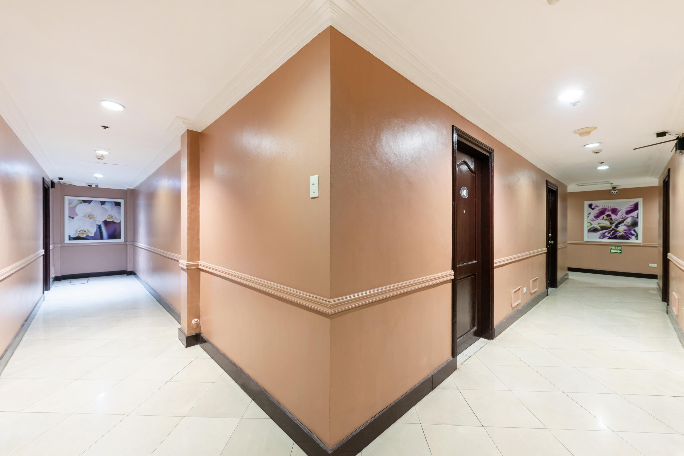 Готель Oyo 115 Northridge Mansions Кесон-Сіті Екстер'єр фото