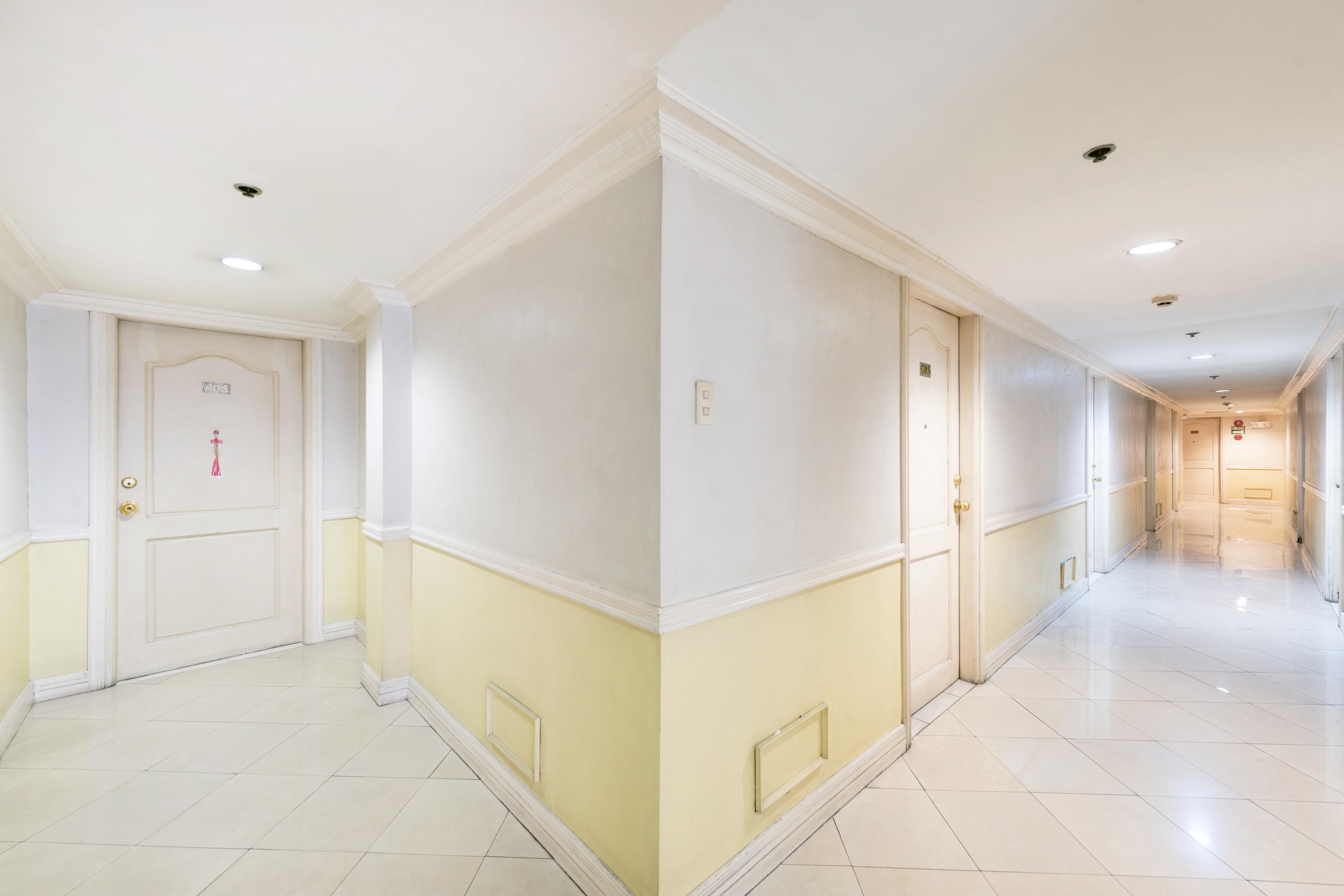 Готель Oyo 115 Northridge Mansions Кесон-Сіті Екстер'єр фото