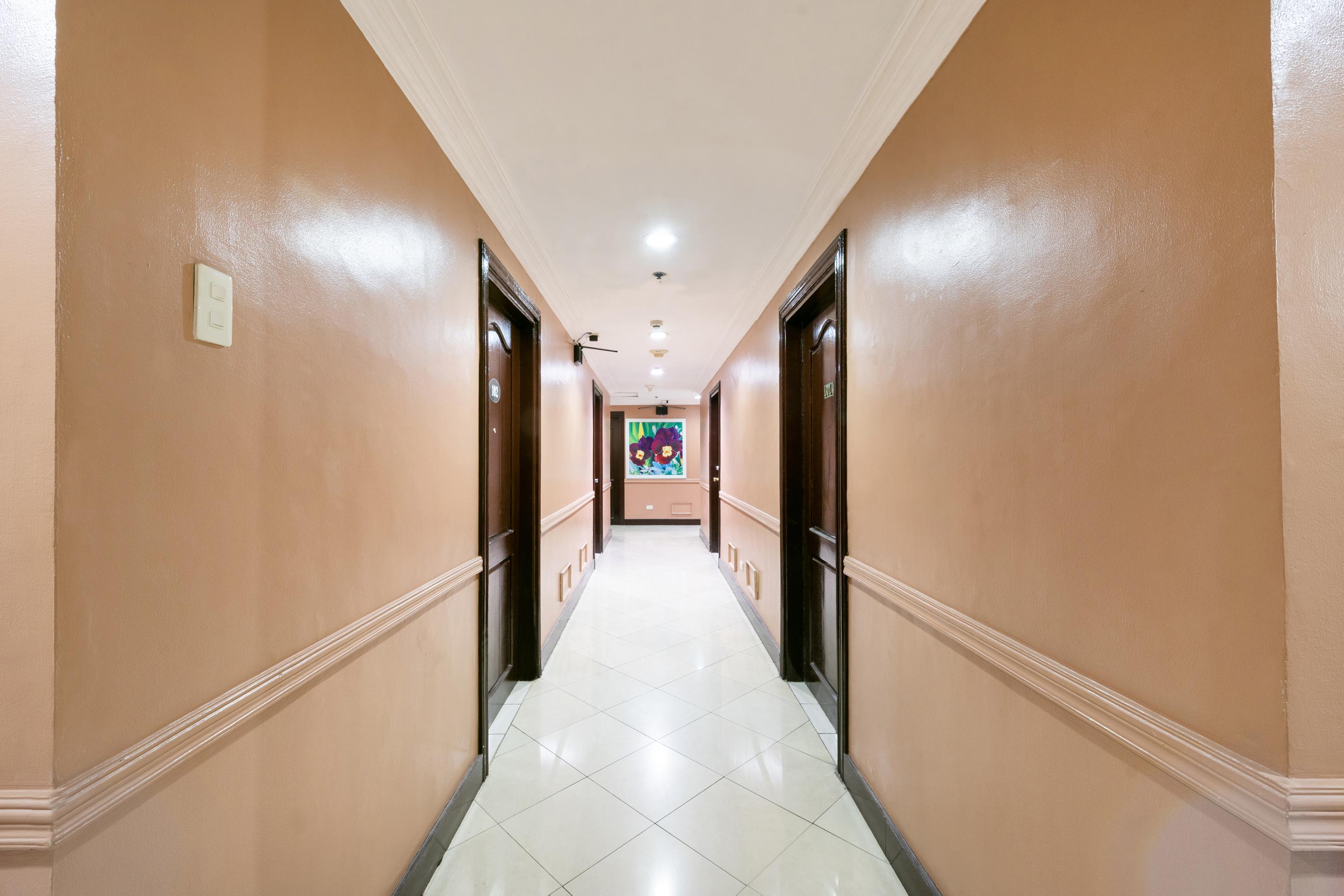 Готель Oyo 115 Northridge Mansions Кесон-Сіті Екстер'єр фото