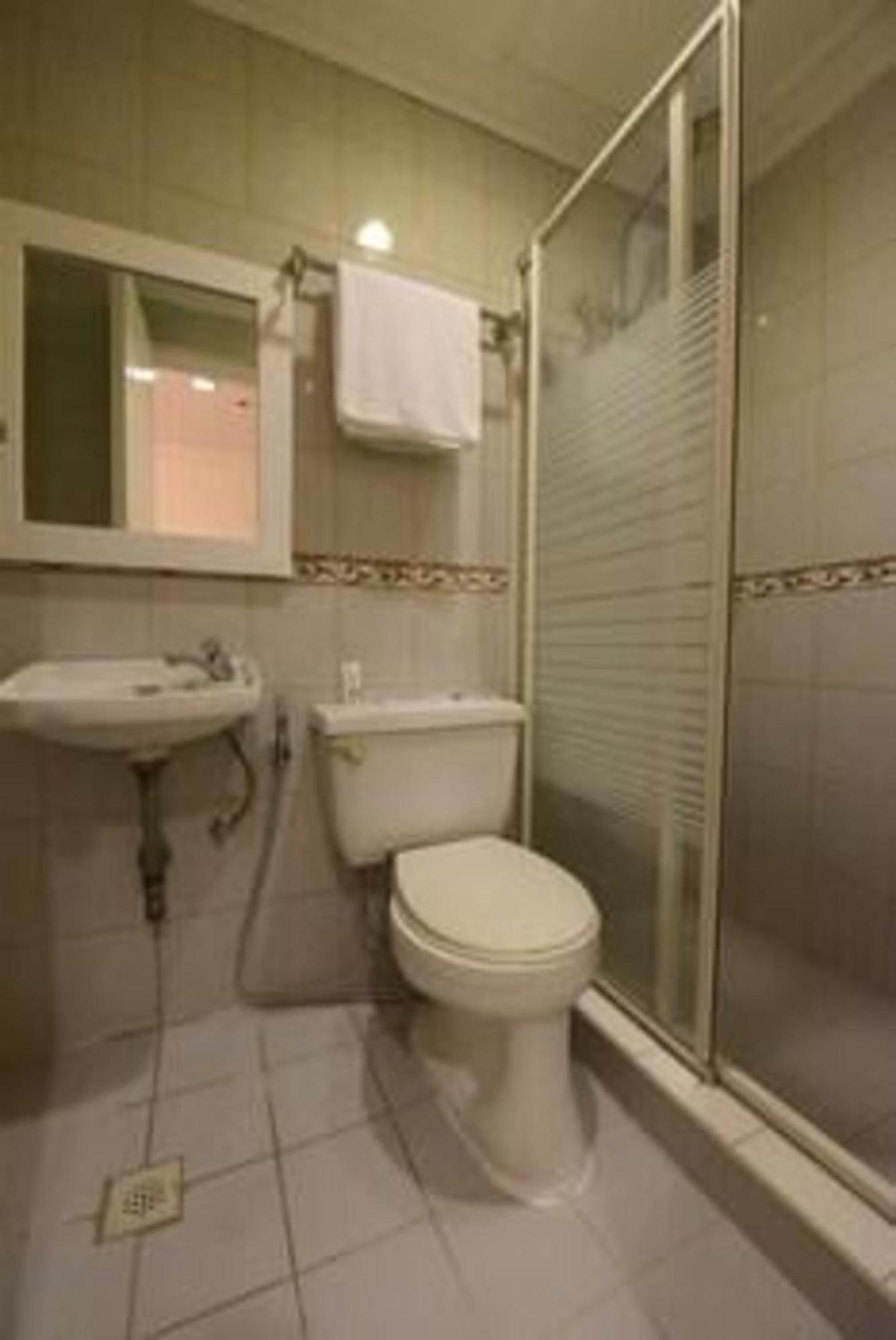 Готель Oyo 115 Northridge Mansions Кесон-Сіті Екстер'єр фото
