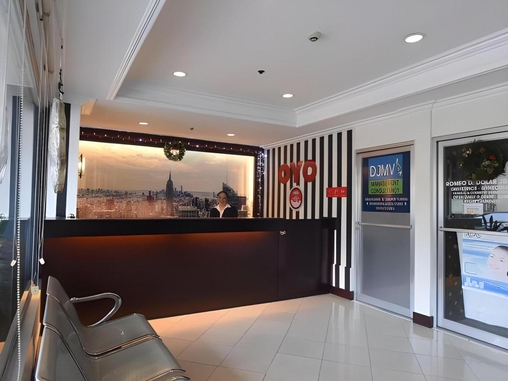 Готель Oyo 115 Northridge Mansions Кесон-Сіті Екстер'єр фото